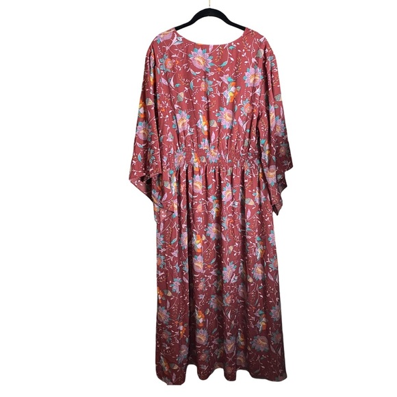 Floral Plus Size Maxi Dress - Picture 3 of 8